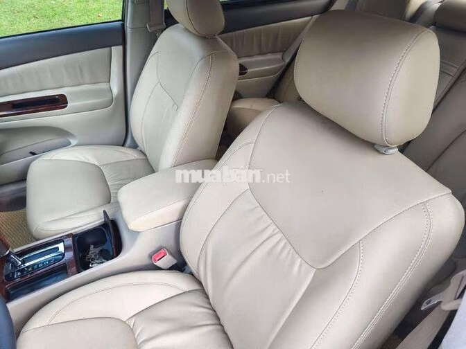 Toyota Camry 2004 Bạc 5 chỗ