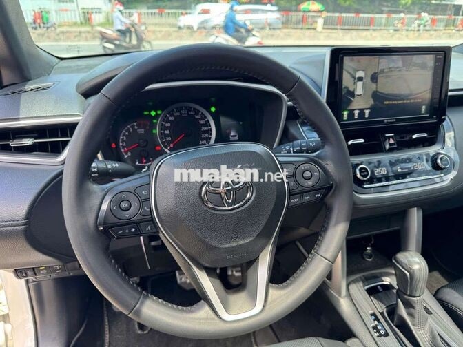 Toyota Corolla Cross 2021 1.8V, màu trắng,8v2 km