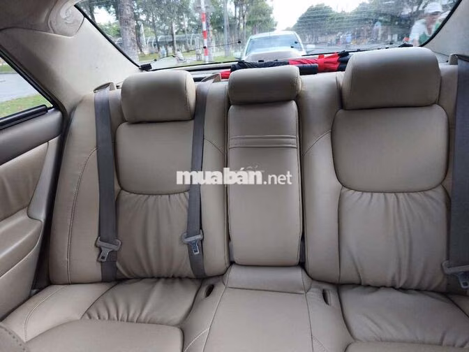 Toyota Camry 2004 Bạc 5 chỗ