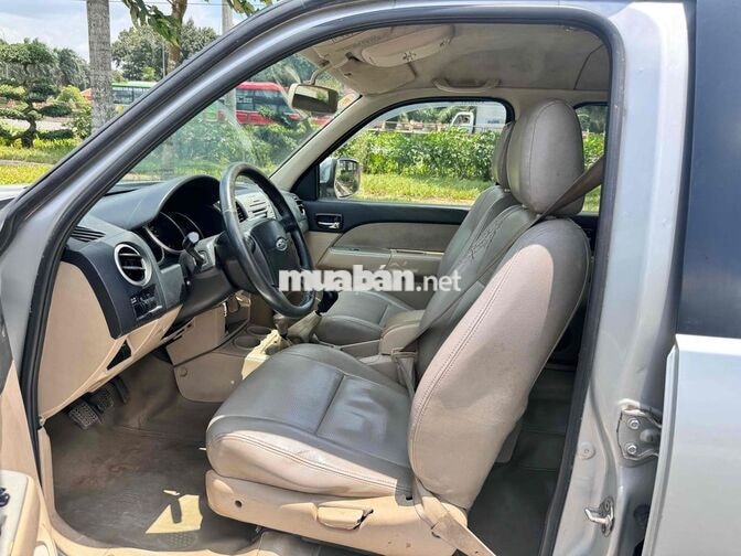 Ford Everest 2011 2 cầu Số sàn Xăng Bạc,xe cực đẹp