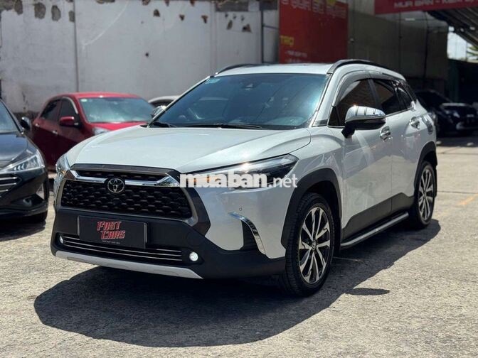 Toyota Corolla Cross 2021 1.8V, màu trắng,8v2 km