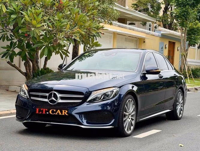 Mercedes C300 AMG 2017 Xanh đen 54.000 km