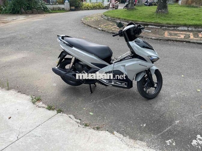 Honda Air Blade Xám 22.183 km