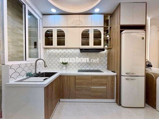 BÀNH VĂN TRÂN THÔNG CÁCH MẠNG THÁNG 8 - NGANG RỘNG 4,1M - SÁT MẶT TIỀN