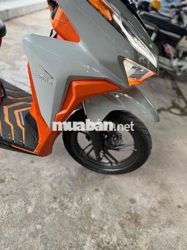 Honda Vario 150 2021 bạc cam