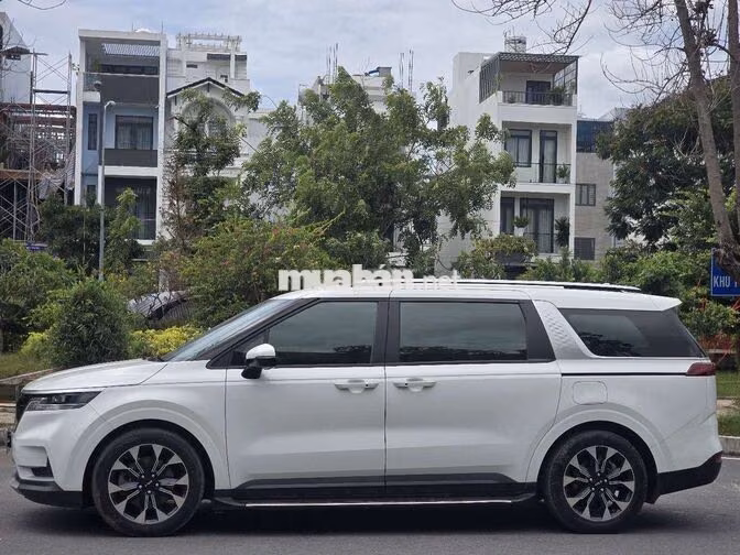 KIA CARNIVAL 2.2L SX LUXURY 2022, DẦU 8GHE 79000KM