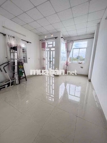 Nhà lầu 3 phòng hẻm ô tô Trần Quang Diệu