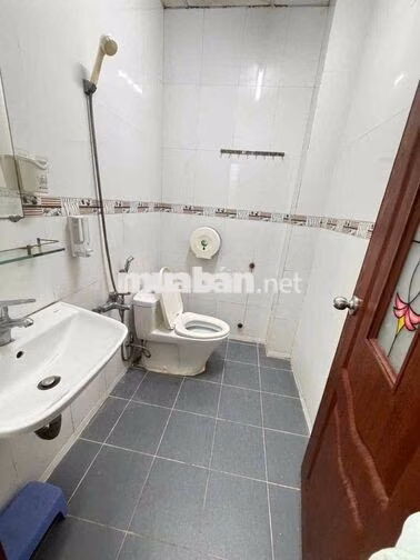 Nhà lầu 3 phòng hẻm ô tô Trần Quang Diệu