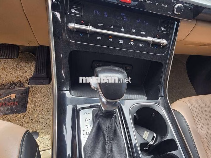 KIA CARNIVAL 2.2L SX LUXURY 2022, DẦU 8GHE 79000KM