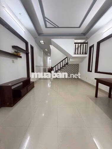 Nhà lầu 3 phòng hẻm ô tô Trần Quang Diệu