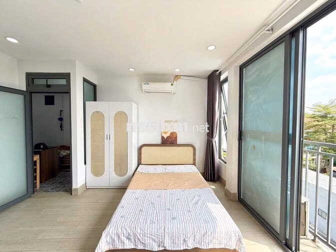 STUDIO TÁCH BẾP FULL NỘI THẤT HIỆN ĐẠI NGAY NGUYỄN VĂN LƯỢNG