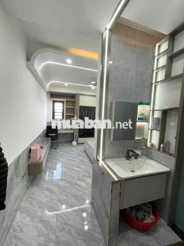 nhà 2 lầu 1 trệt gần ngã tư Bình Chuẩn,4p ngủ,có nội thất,đường 7m