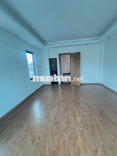 Cho thuê nhà nguyên căn mới 5 tầng x35m2 có thang máy xịn