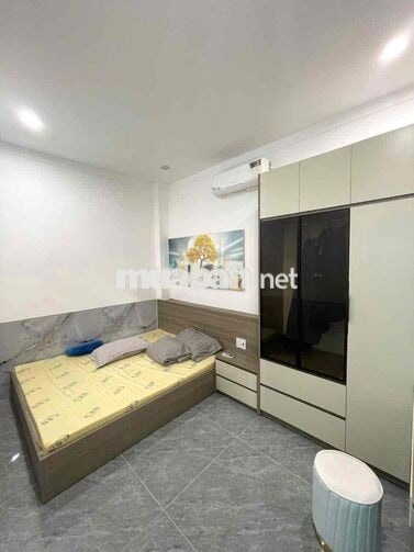 nhà 2 lầu 1 trệt gần ngã tư Bình Chuẩn,4p ngủ,có nội thất,đường 7m