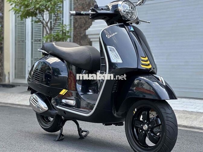 Piaggio Vespa GTS 300 HPE Đen 3.500 km
