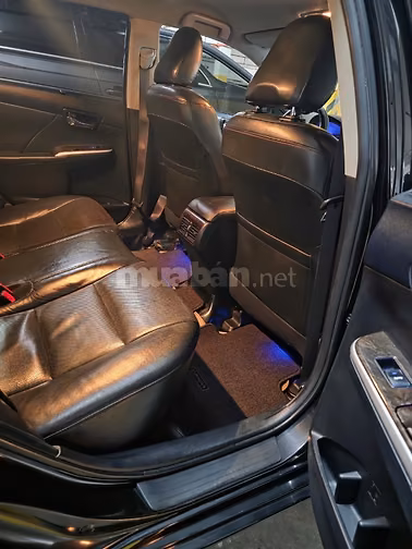 Cấn bán gấp xe Toyota - Camry 2.5Q màu đen, sản xuất tháng 03/2017 .
