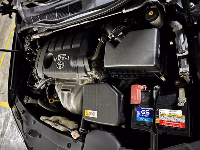 Cấn bán gấp xe Toyota - Camry 2.5Q màu đen, sản xuất tháng 03/2017 .