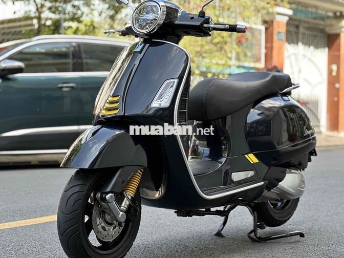Piaggio Vespa GTS 300 HPE Đen 3.500 km