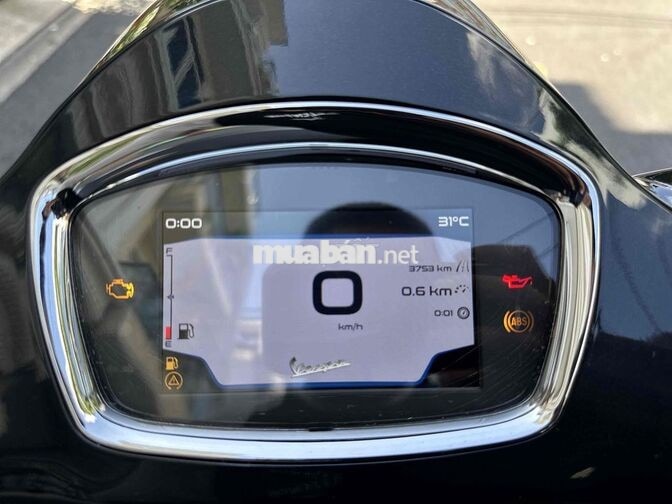Piaggio Vespa GTS 300 HPE Đen 3.500 km