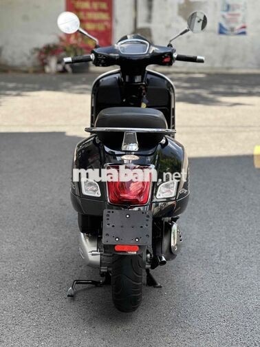 Piaggio Vespa GTS 300 HPE Đen 3.500 km