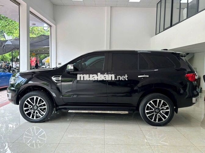 Ford Everest Titanium 2.0 Tubo 4x4 AT 2020 Đen