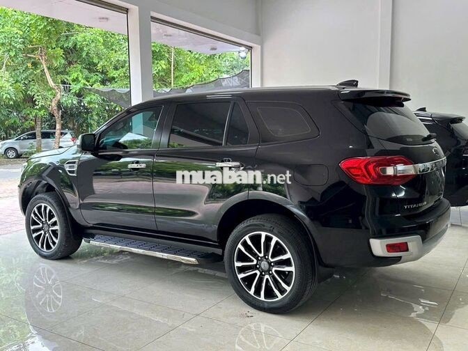 Ford Everest Titanium 2.0 Tubo 4x4 AT 2020 Đen