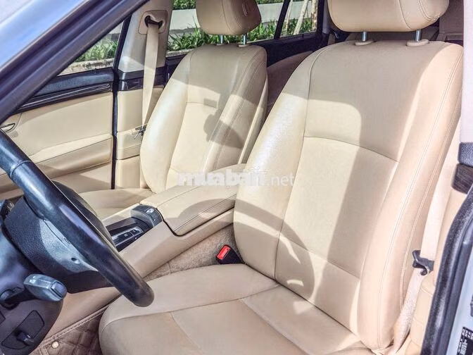 BMW 528i GT Model 2018 Trắng 39.000 Miles