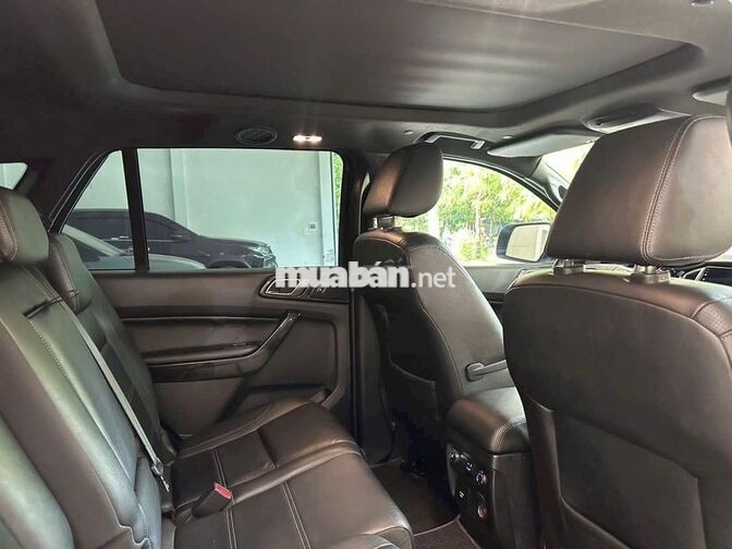 Ford Everest Titanium 2.0 Tubo 4x4 AT 2020 Đen
