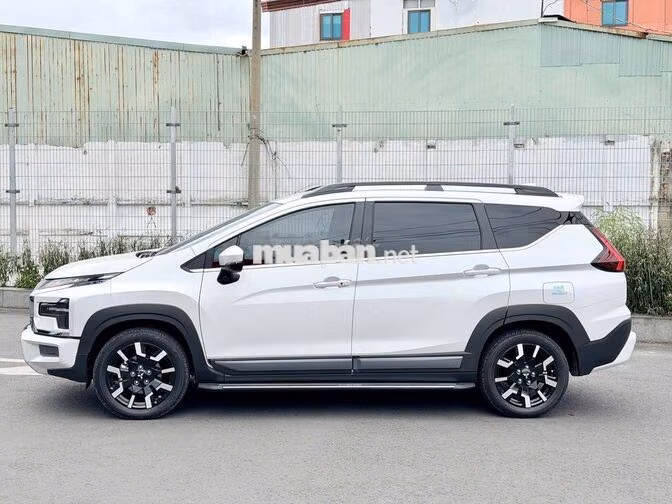 Mitsubishi Xpander Cross  2026-Lướt đi lễ quay đầu