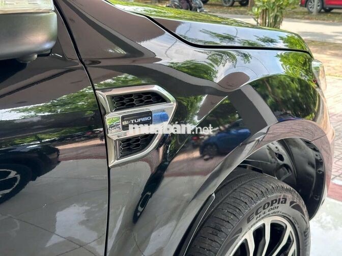 Ford Everest Titanium 2.0 Tubo 4x4 AT 2020 Đen