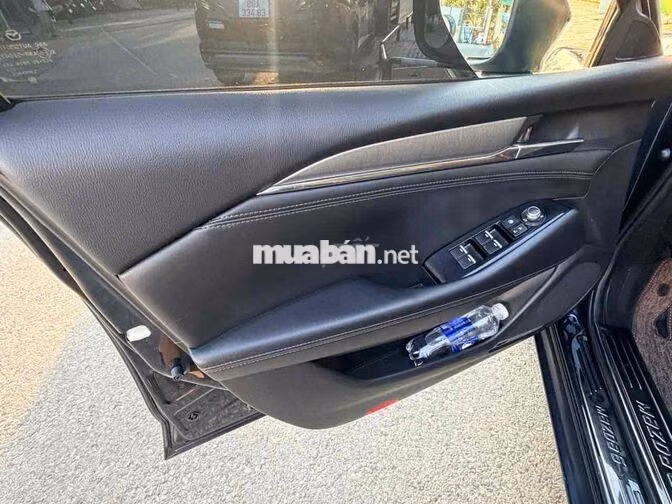 Mazda Mazda 6 Premium 2021 55000 km Đen