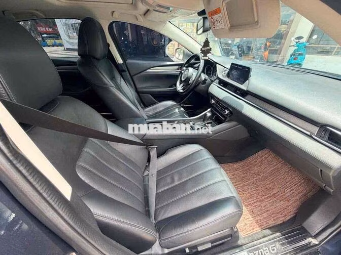 Mazda Mazda 6 Premium 2021 55000 km Đen