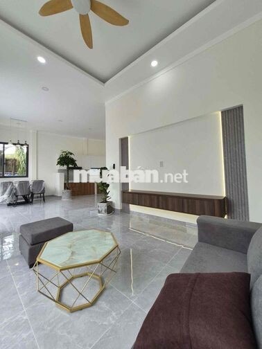 🔥 BÁN NHÀ ĐẸP 2 MẶT TIỀN – NGANG 9,8M – SÂN Ô TÔ – GẦN CHỢ, TRƯỜNG HỌC