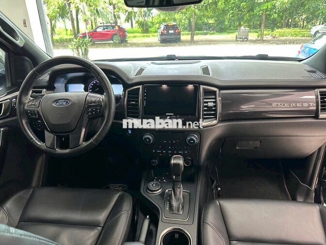 Ford Everest Titanium 2.0 Tubo 4x4 AT 2020 Đen