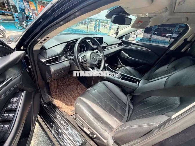 Mazda Mazda 6 Premium 2021 55000 km Đen