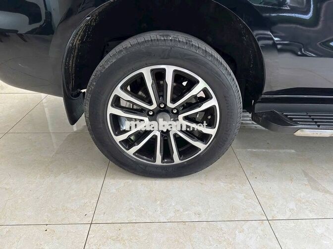 Ford Everest Titanium 2.0 Tubo 4x4 AT 2020 Đen