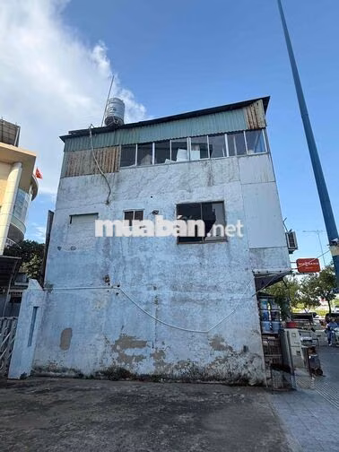 Thuê mặt tiền Võ Văn Kiệt quận 5, giáp quận 1.
