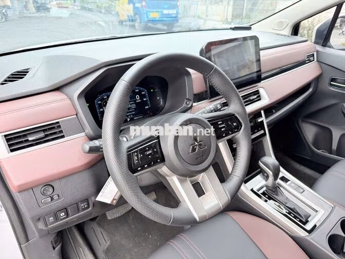 Mitsubishi Xpander Cross  2026-Lướt đi lễ quay đầu