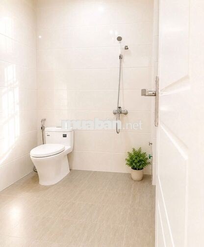 CHO THUÊ NHÀ KHU PHỐ MỸ AN, GẦN BIỂN, BAN CÔNG, SÂN THƯỢNG RỘNG LỚ