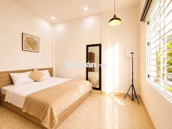 CHO THUÊ NHÀ KHU PHỐ MỸ AN, GẦN BIỂN, BAN CÔNG, SÂN THƯỢNG RỘNG LỚ