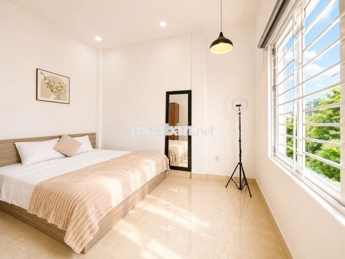 CHO THUÊ NHÀ KHU PHỐ MỸ AN, GẦN BIỂN, BAN CÔNG, SÂN THƯỢNG RỘNG LỚ