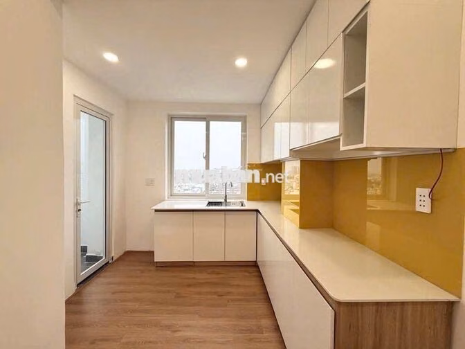 Bán căn hộ lầu 3, Thang bộ -Chung cư Lê Thị Riêng, view Đường