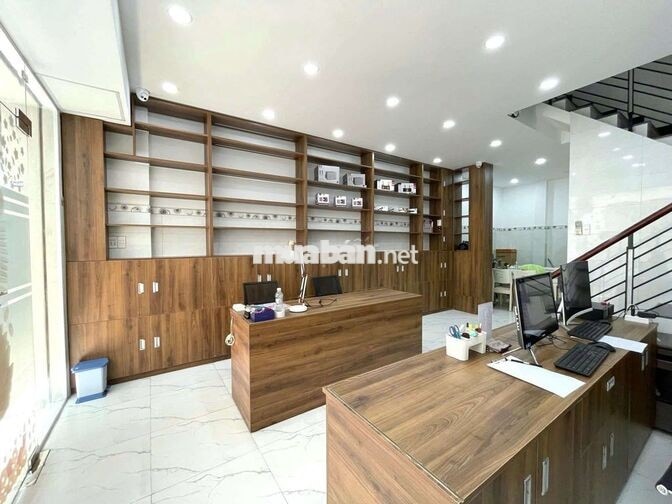 Q10- nhà bán - HXH - 3 tầng - DT 4,8x10 - giá 9 tỷ nhỉnh xíu.