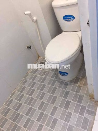 ngay trung tâm q3,máy lạnh sẵn,phía sau coop-mart