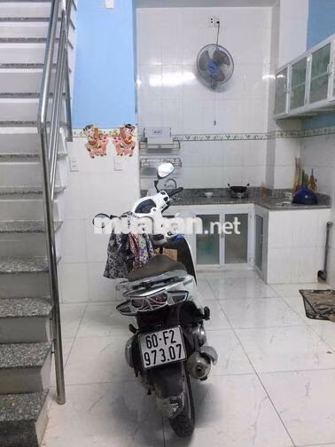 ngay trung tâm q3,máy lạnh sẵn,phía sau coop-mart