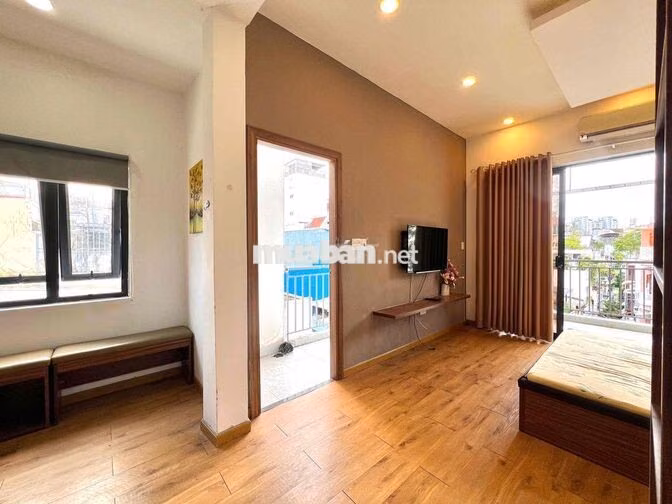 Cho Thuê Căn Hộ Ban Công Rộng 40m2 Full Nội Thất Ngay Chợ Bàn Cờ Q3