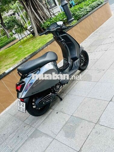 Piaggio Vespa Iget Xám lambo ánh kim