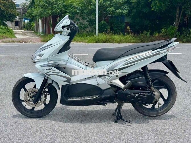 Honda Air Blade 2010 Trắng Xăng điện tử