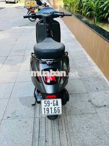 Piaggio Vespa Iget Xám lambo ánh kim