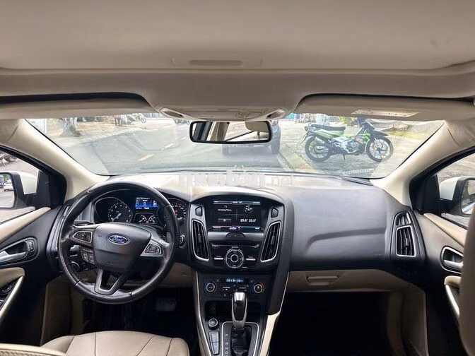 Ford Focus Titanium 2016 90.000 km Trắng